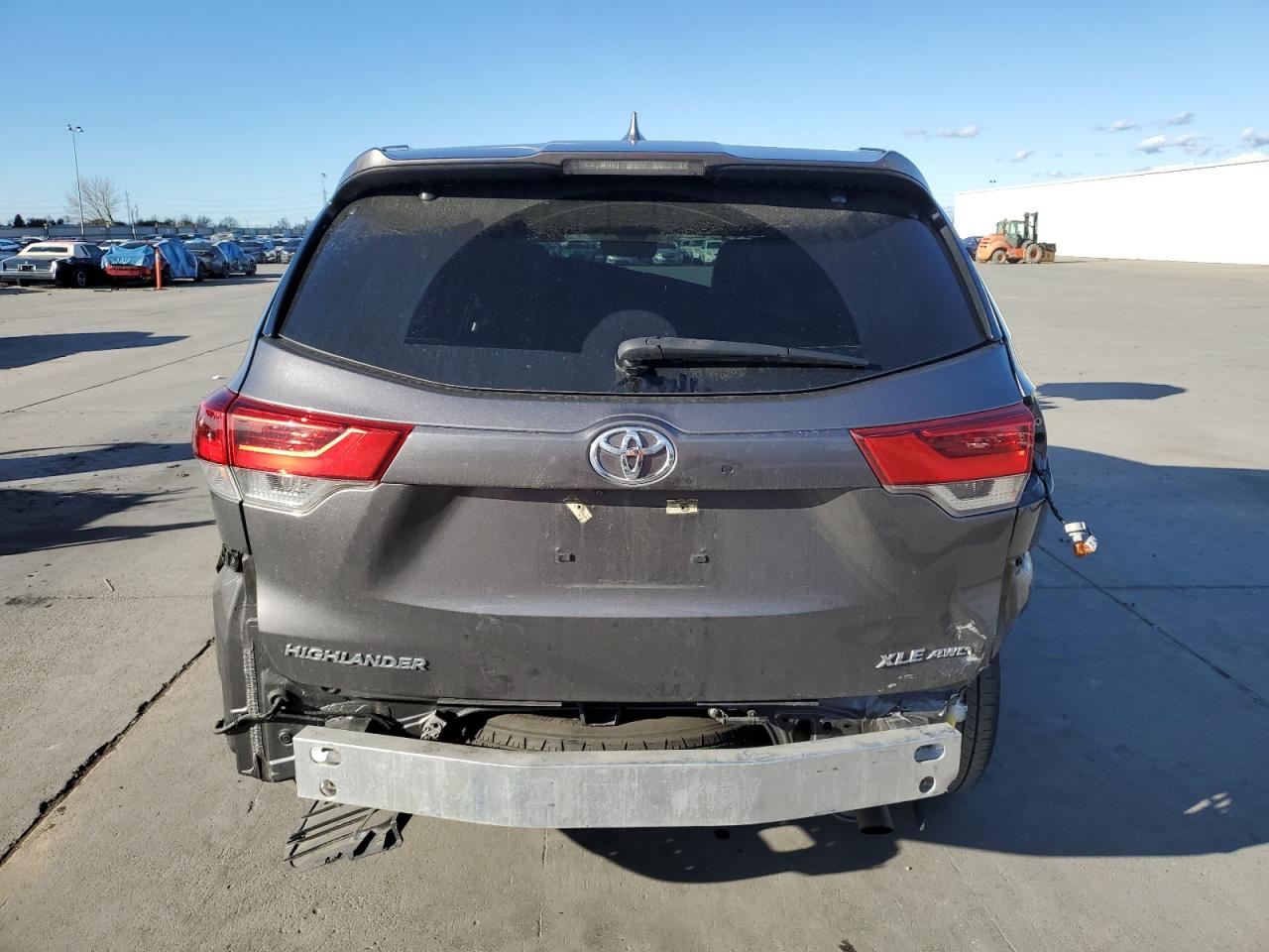 2017 Toyota Highlander VIN 5TDJZRFH1HS440796 Copart auction photo, rear end damage thumbnail 6