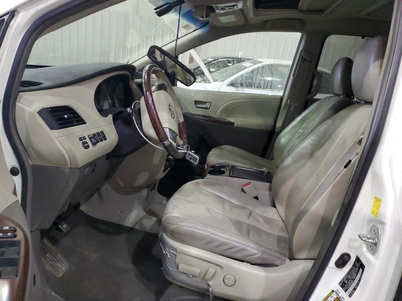 2011 Toyota Sienna VIN 5TDYK3DC5BS005469 Copart auction photo, front end / rear end damage thumbnail 7