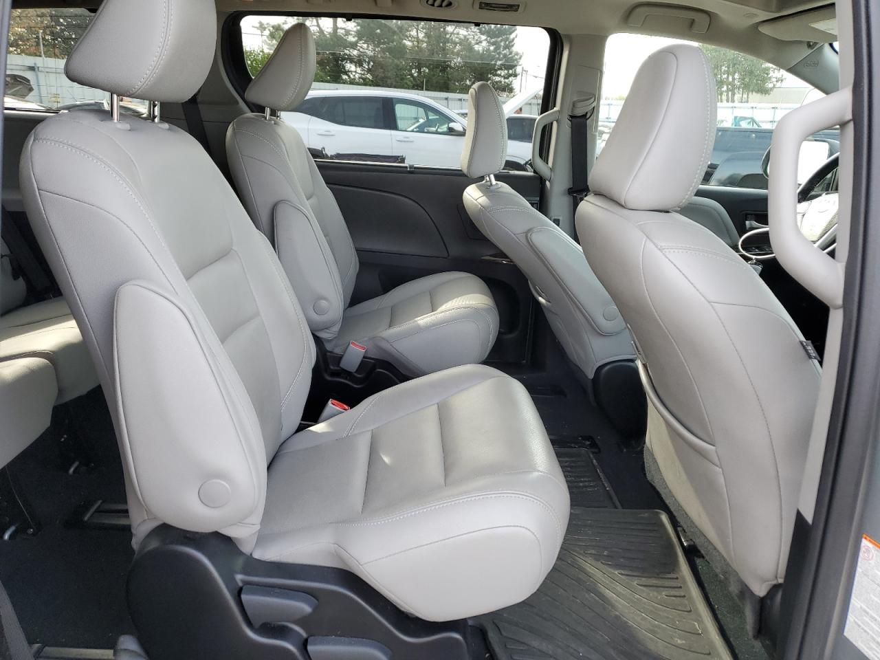 2019 Toyota Sienna VIN 5TDDZ3DC1KS223662 Copart auction photo, front end damage thumbnail 11