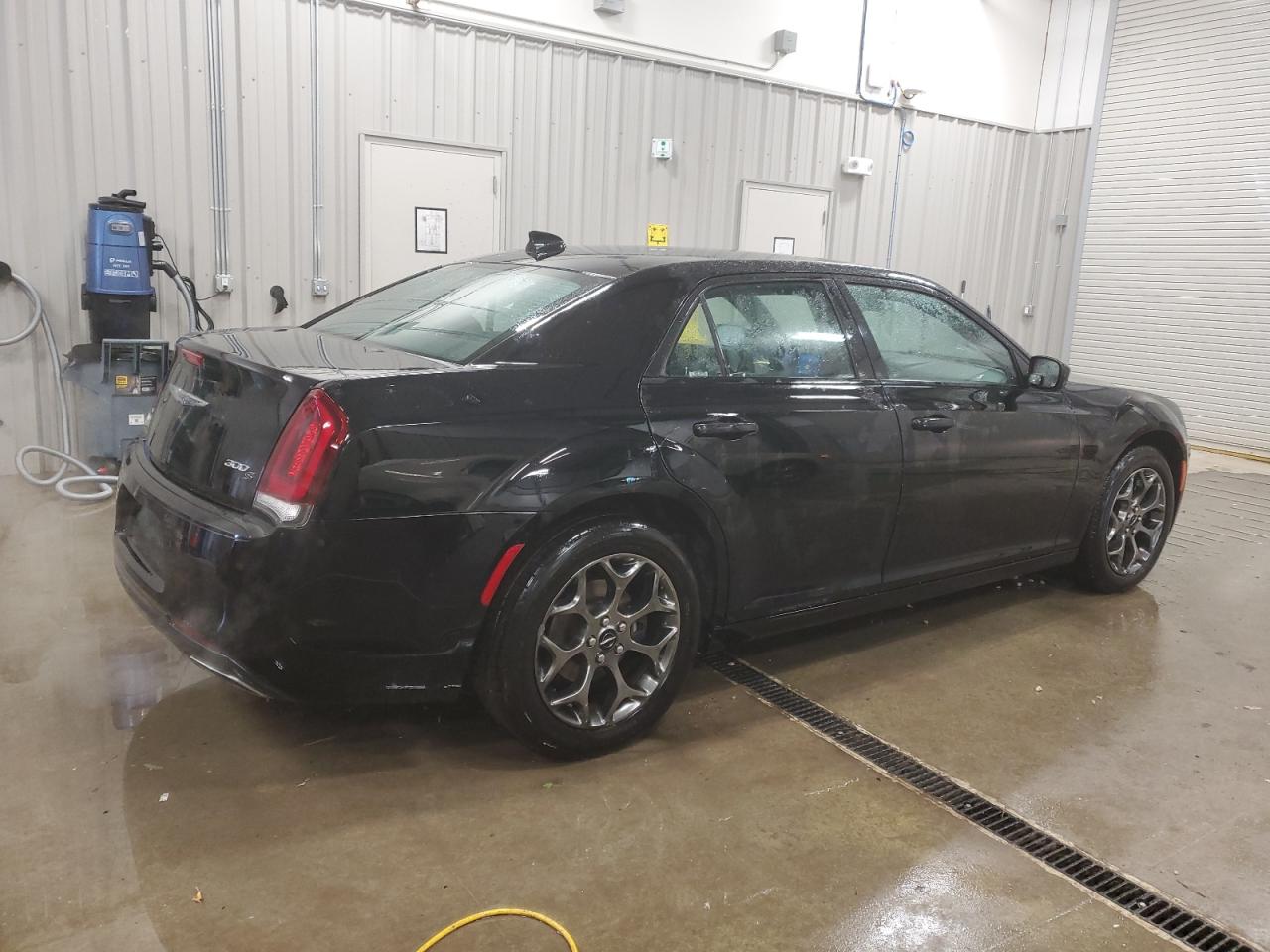 2016 Chrysler 300 VIN 2C3CCAGG2GH152515 Copart auction photo, front end damage thumbnail 3