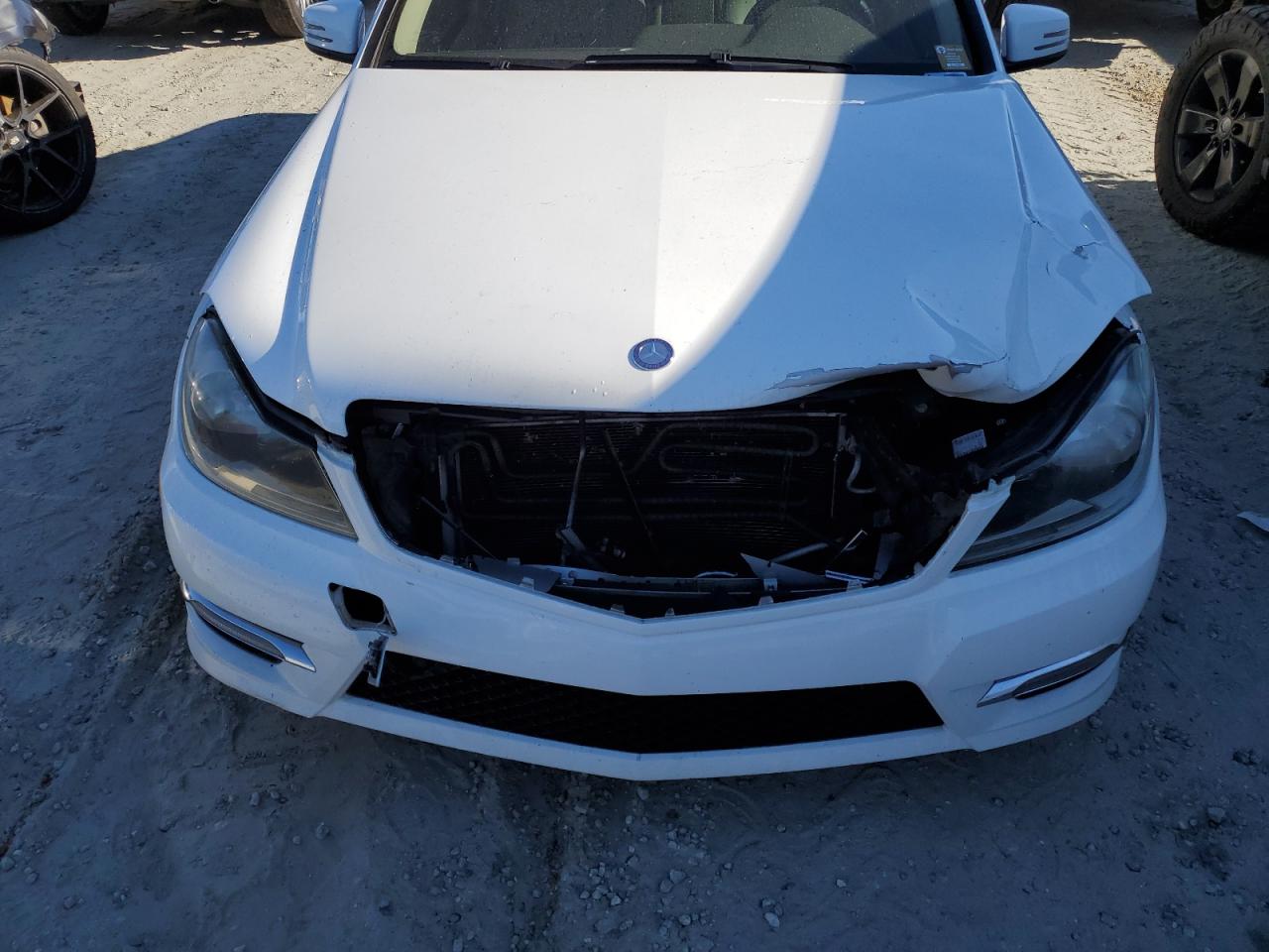 2013 Mercedes-Benz C-klasse VIN WDDGF4HB9DR270832 Copart auction photo, front end damage thumbnail 11
