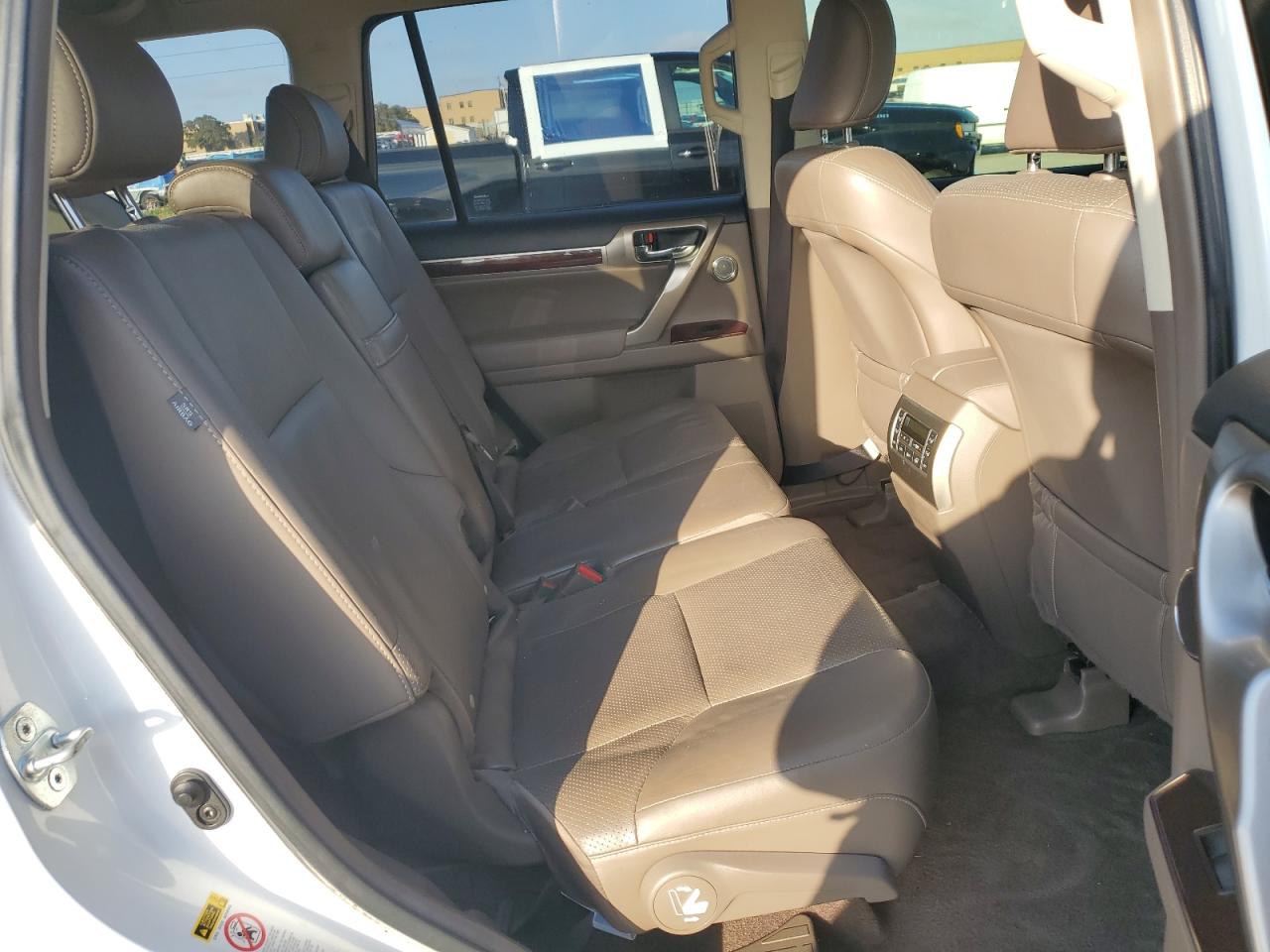 2014 Lexus GX VIN JTJJM7FX7E5072133 Copart auction photo, front end / side damage thumbnail 11