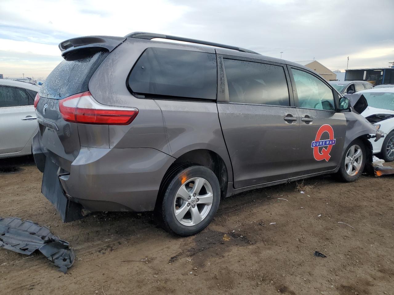 2015 Toyota Sienna VIN 5TDKK3DC7FS600755 Copart auction photo, front end damage thumbnail 3