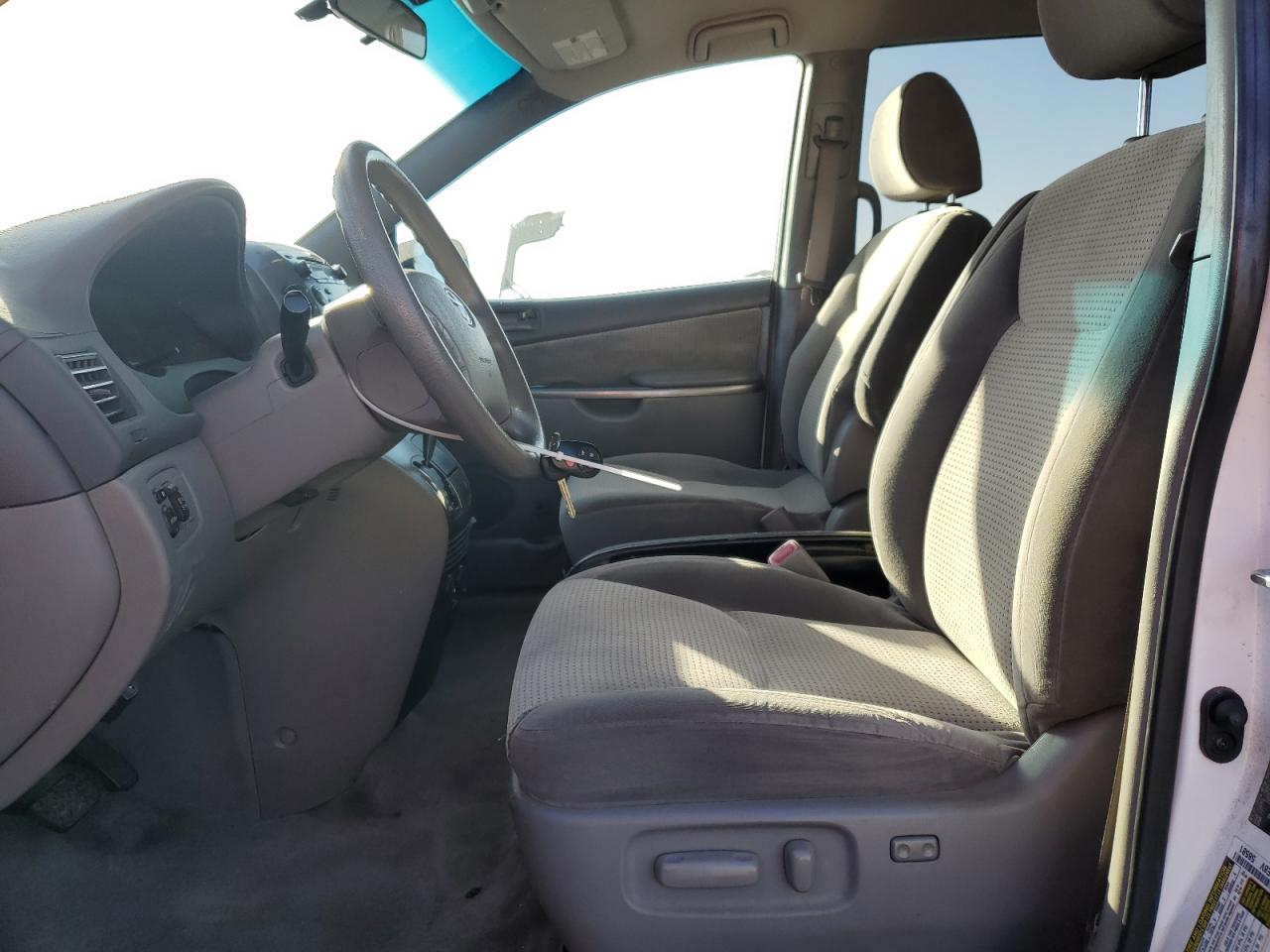 2010 Toyota Sienna VIN 5TDKK4CC9AS328578 Copart auction photo, rear end / minor dent/scratches damage thumbnail 7