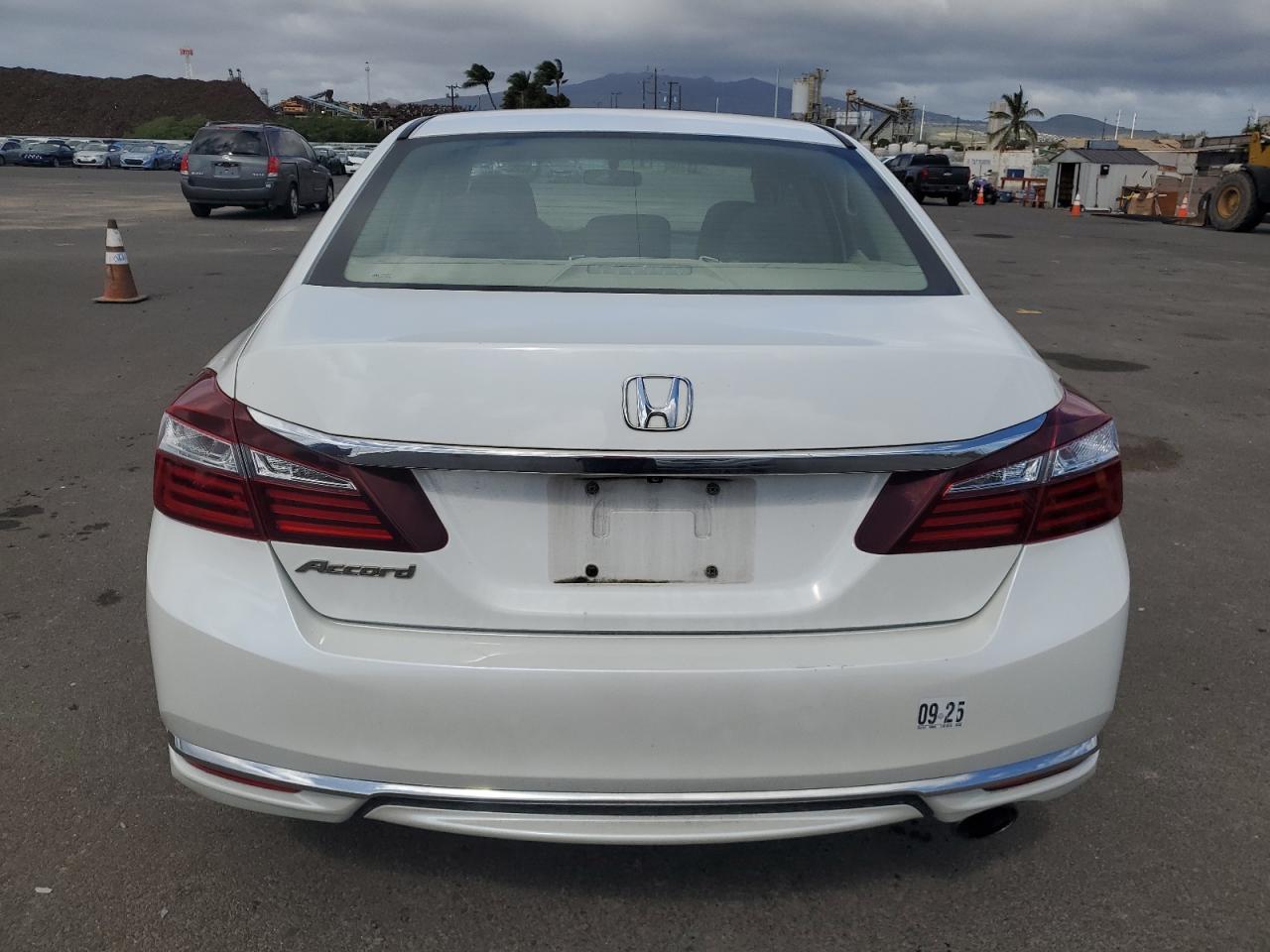 2017 Honda Accord VIN 1HGCR2F38HA095303 Copart auction photo, side / rear end damage thumbnail 6