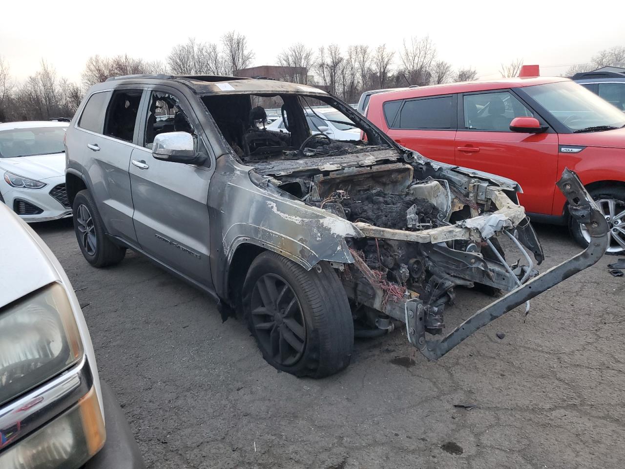 2017 Jeep Grand Cherokee VIN 1C4RJFBG8HC637553 Copart auction photo, burn - engine damage thumbnail 4