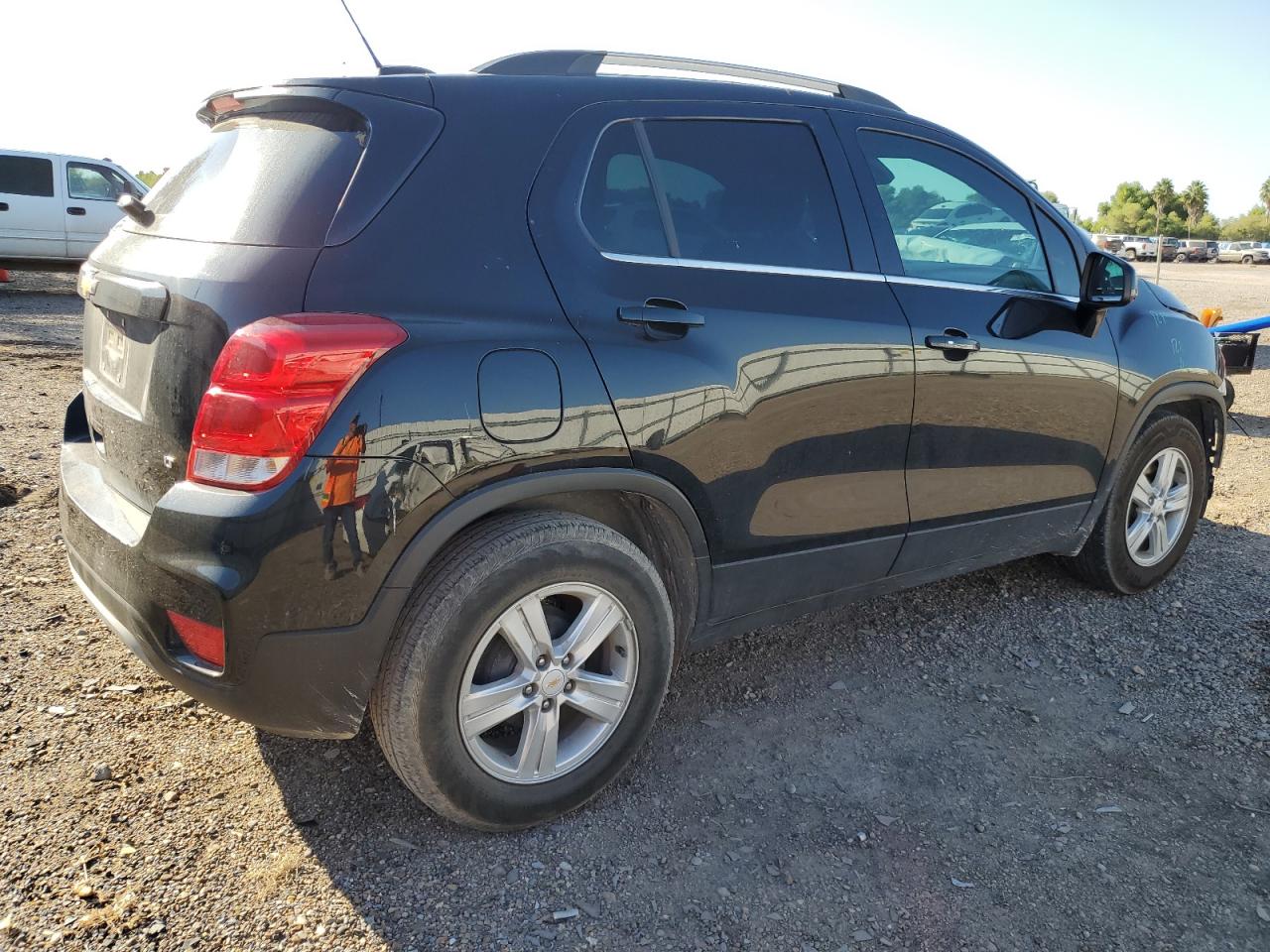 2020 Chevrolet Trax VIN KL7CJLSB6LB325316 Copart auction photo, front end / side damage thumbnail 3