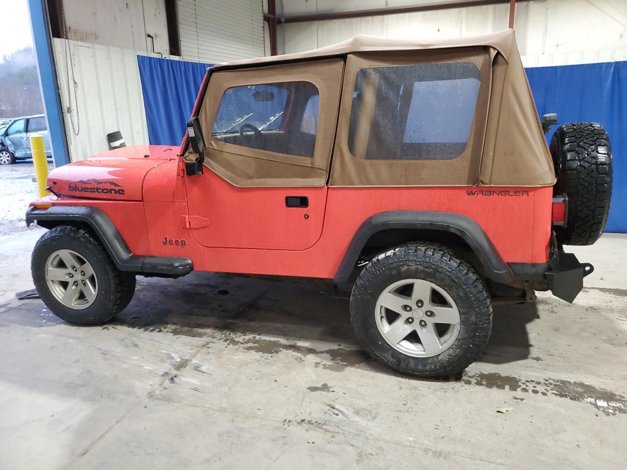 1995 Jeep Wrangler VIN 1J4FY29S5SP230155 Copart auction photo, front end damage thumbnail 2