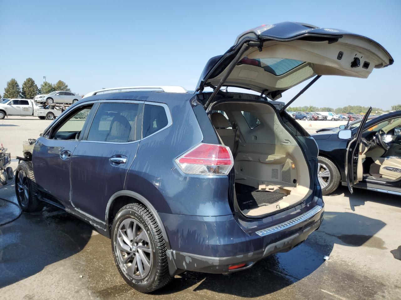 2016 Nissan Rogue VIN 5N1AT2MT1GC768943 Copart auction photo, front end damage thumbnail 2