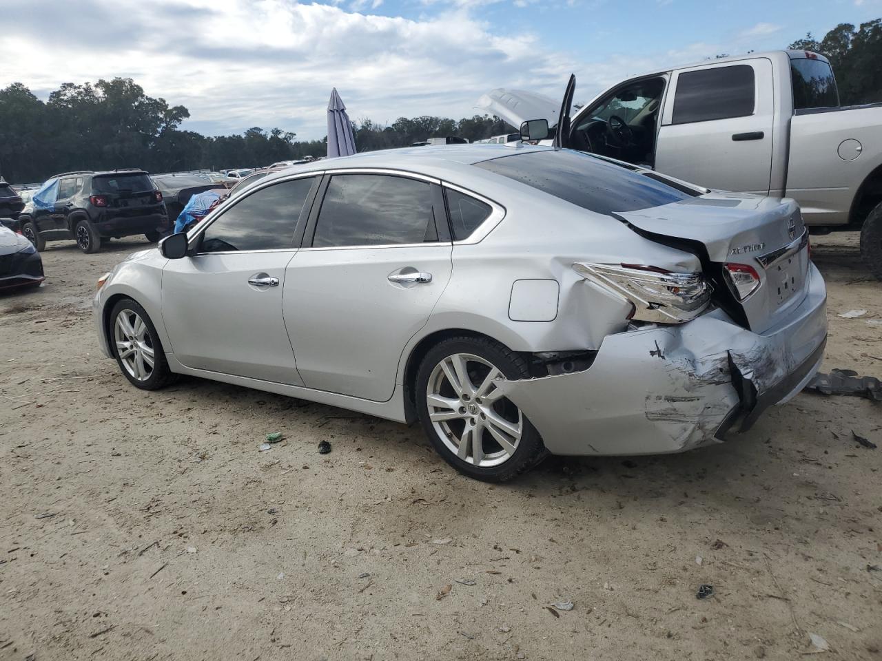 2017 Nissan Altima VIN 1N4BL3AP9HC135006 Copart auction photo, rear end damage thumbnail 2