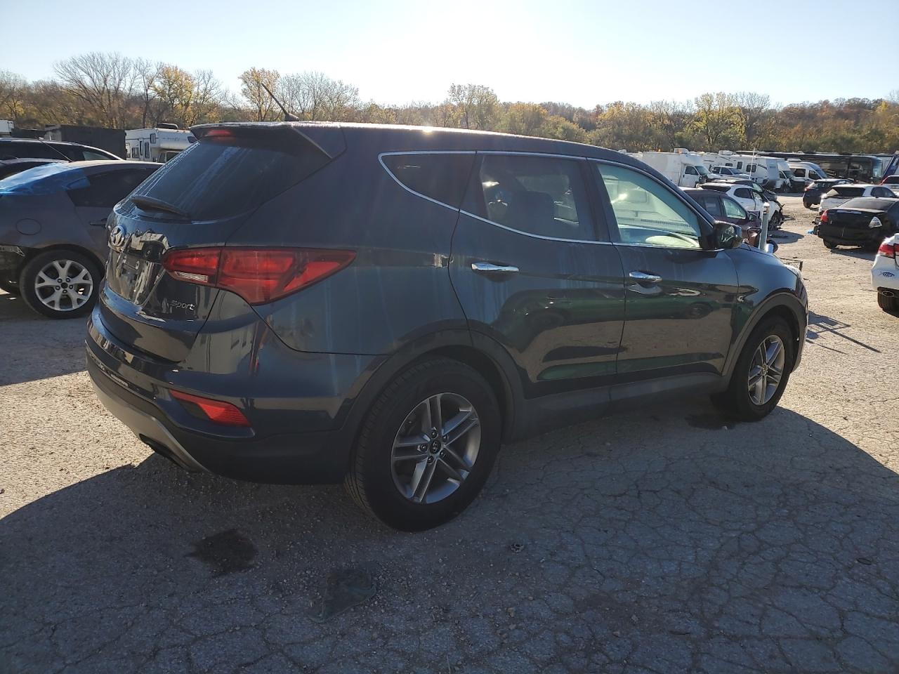 2018 Hyundai Santa Fe VIN 5NMZT3LB7JH080539 Copart auction photo, vandalism / undercarriage damage thumbnail 3
