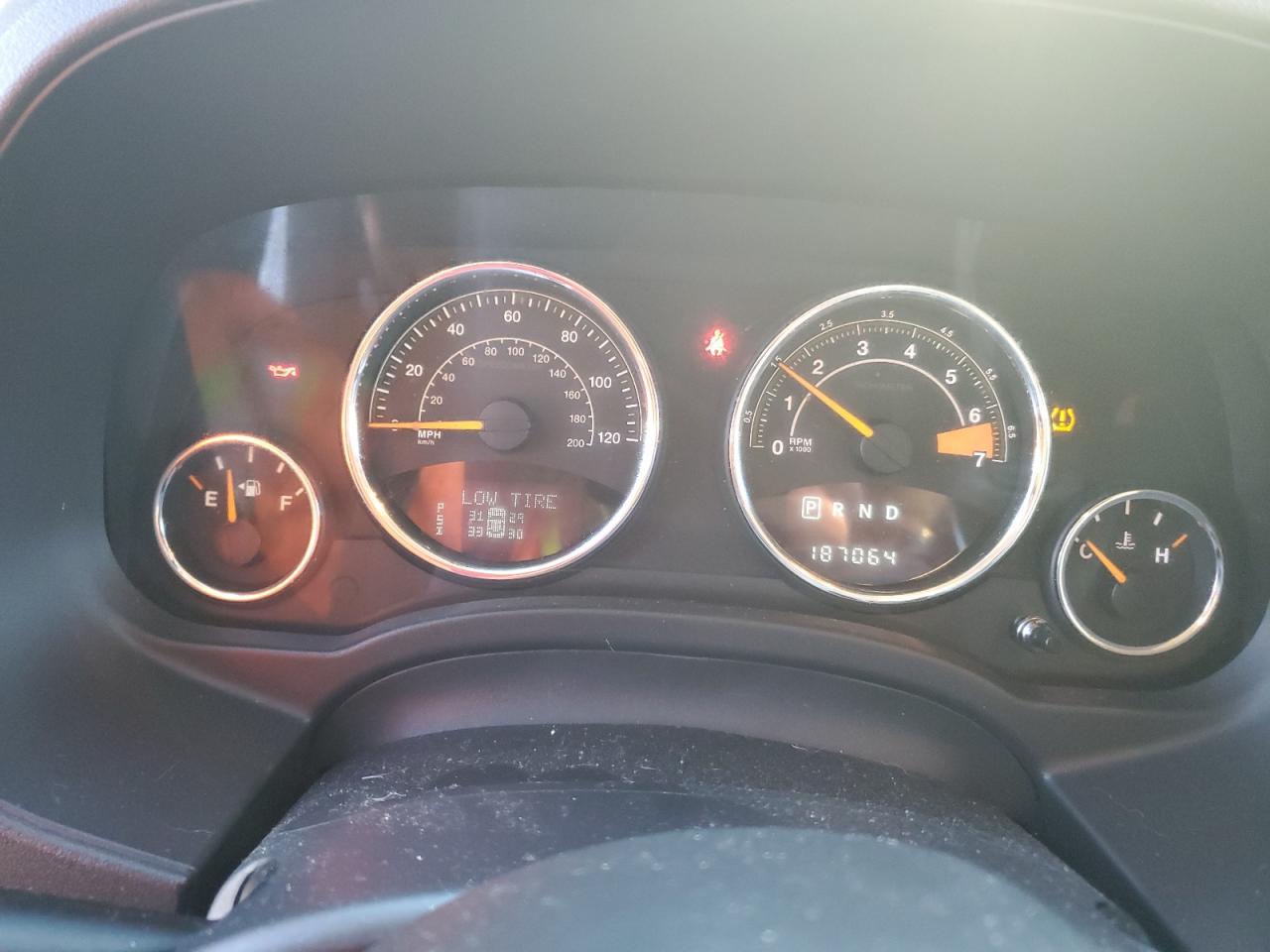 2017 Jeep Compass VIN 1C4NJCEB9HD212253 Copart auction photo, minor dent/scratches damage thumbnail 9