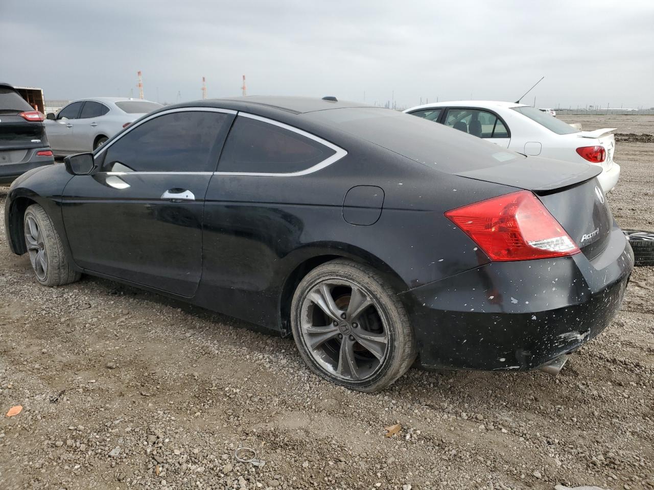2011 Honda Accord VIN 1HGCS2B89BA000101 Copart auction photo, vandalism / minor dent/scratches damage thumbnail 2