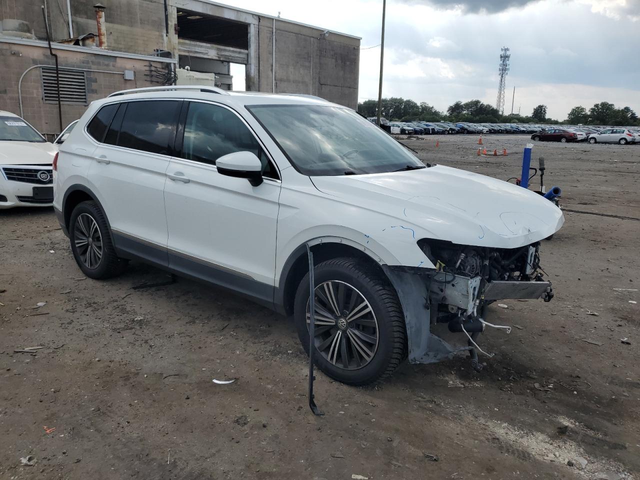 2018 Volkswagen Tiguan VIN 3VV2B7AX3JM010268 Copart auction photo, front end / minor dent/scratches damage thumbnail 4