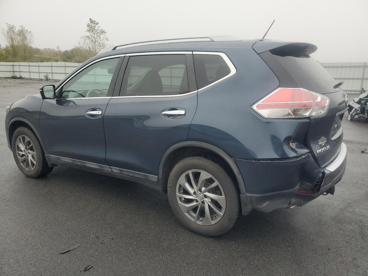 2015 Nissan Rogue VIN 5N1AT2MVXFC925319 Copart auction photo, rear end / minor dent/scratches damage thumbnail 2