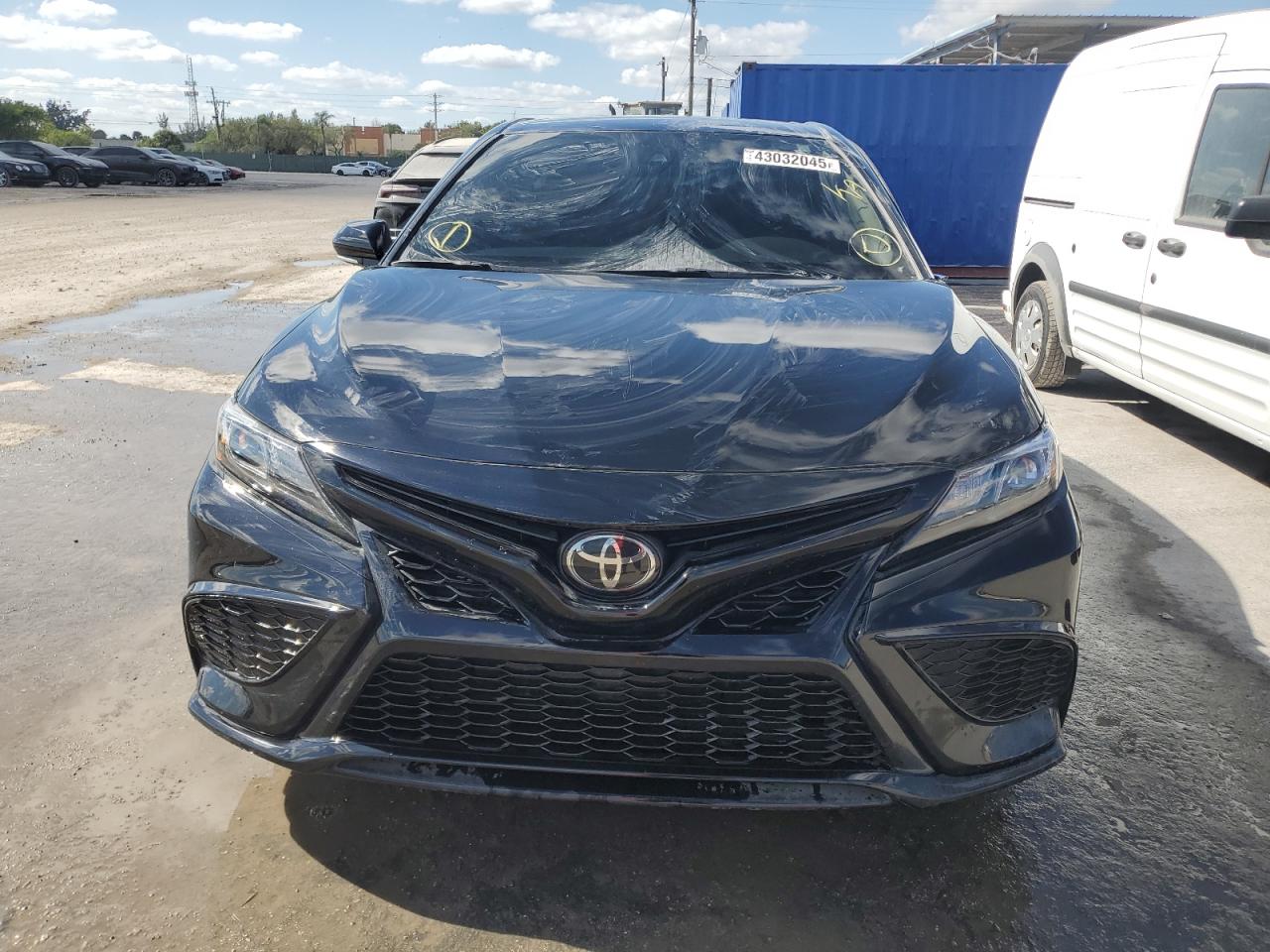 2023 Toyota Camry VIN 4T1G11AK2PU811735 Copart auction photo, side / rear end damage thumbnail 5