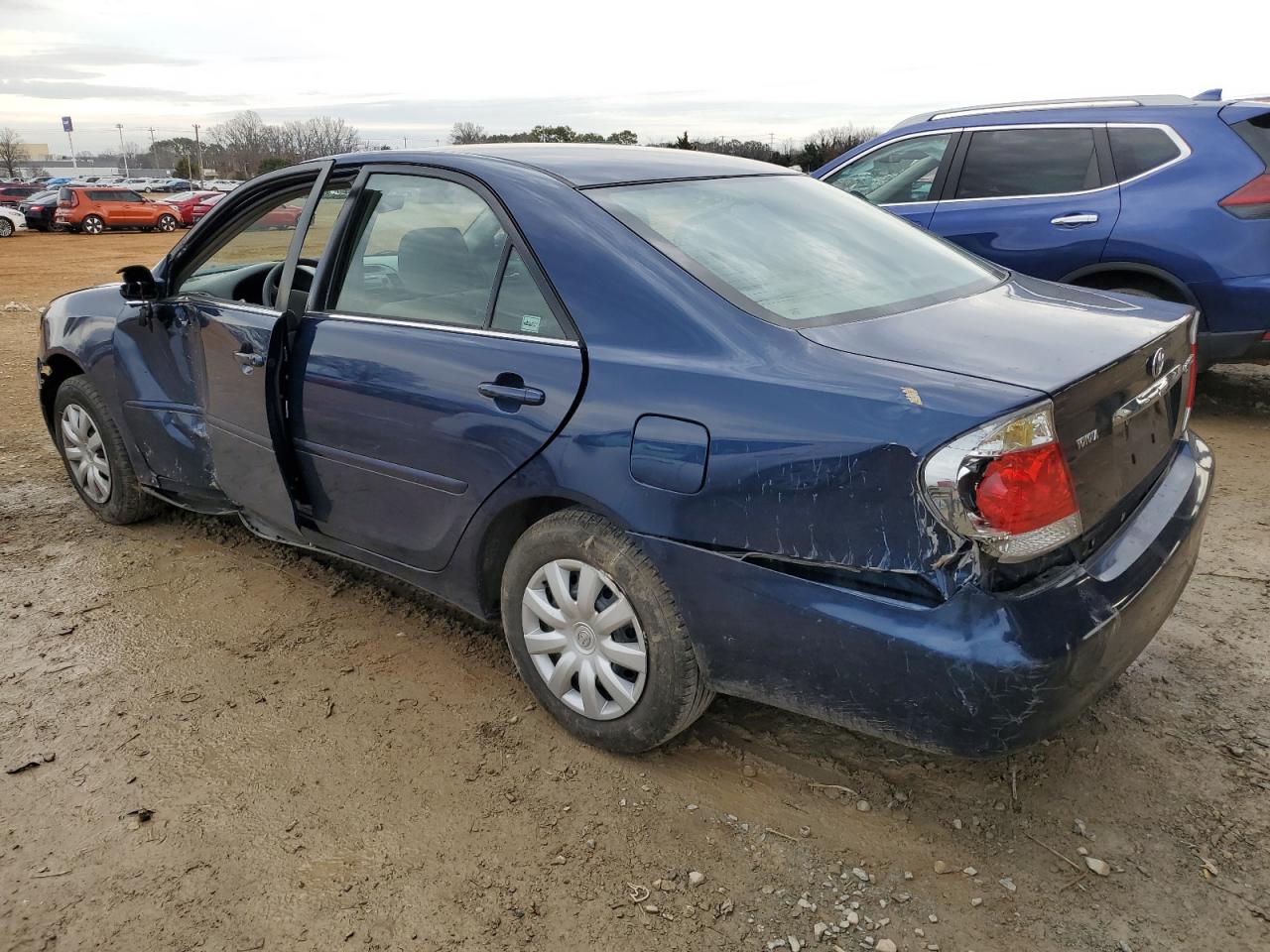 2005 Toyota Camry VIN 4T1BE32K65U402031 Copart auction photo, front end / side damage thumbnail 2
