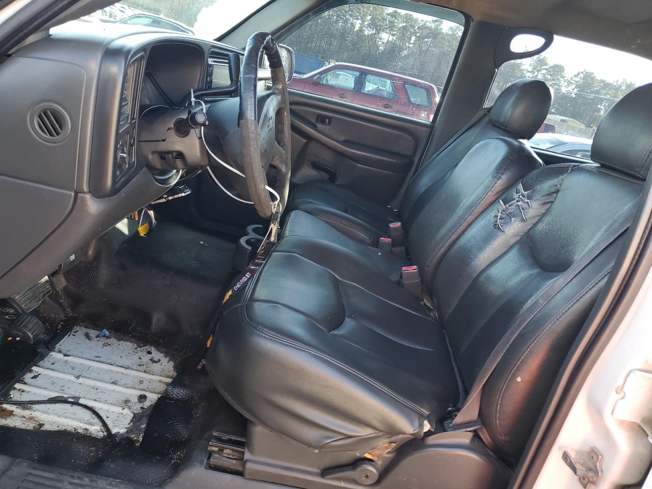 2006 Chevrolet Silverado VIN 1GCHC23U86F252766 Copart auction photo, side / front end damage thumbnail 7