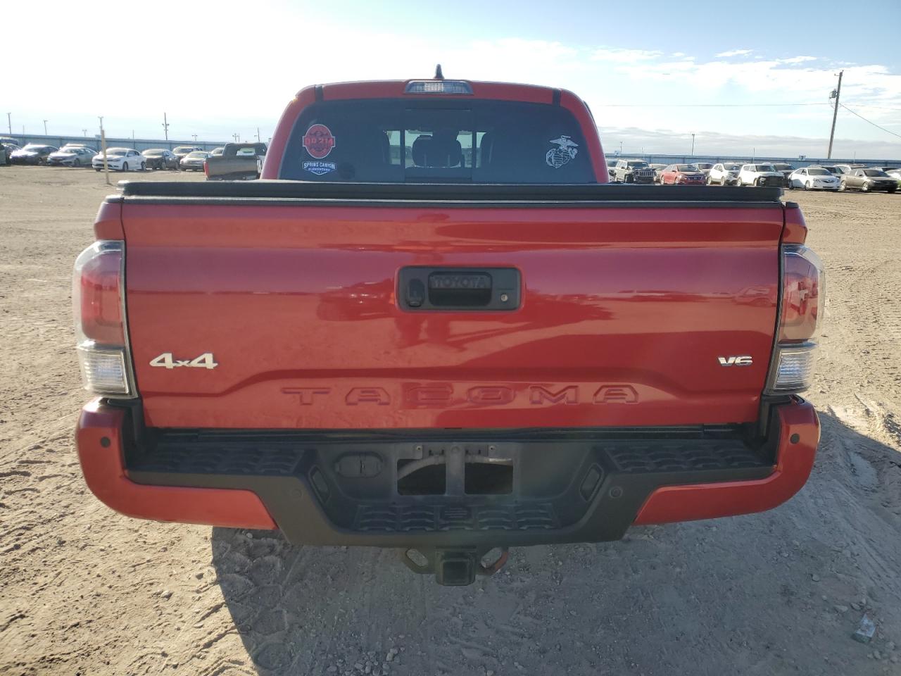 2022 Toyota Tacoma VIN 3TMGZ5ANXNM517001 Copart auction photo, side / minor dent/scratches damage thumbnail 6