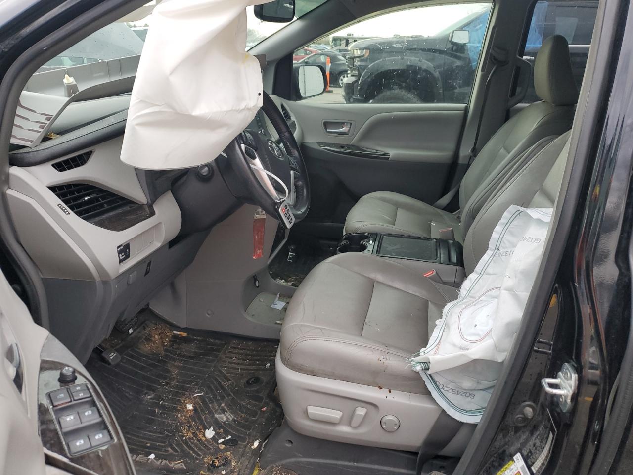 2019 Toyota Sienna VIN 5TDYZ3DC9KS004871 Copart auction photo, front end / side damage thumbnail 7
