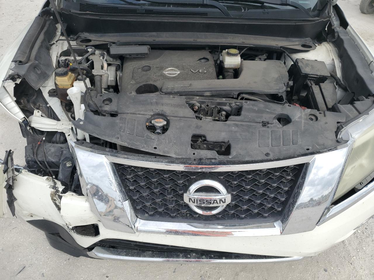 2016 Nissan Pathfinder VIN 5N1AR2MM1GC652164 Copart auction photo, front end / minor dent/scratches damage thumbnail 12
