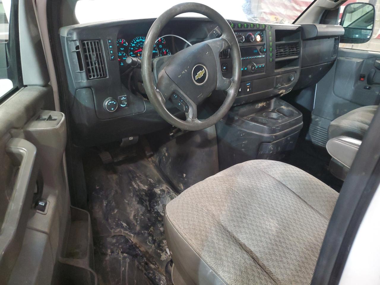 2017 Chevrolet Express VIN 1GCWGAFF8H1110548 Copart auction photo, side / rear end damage thumbnail 8
