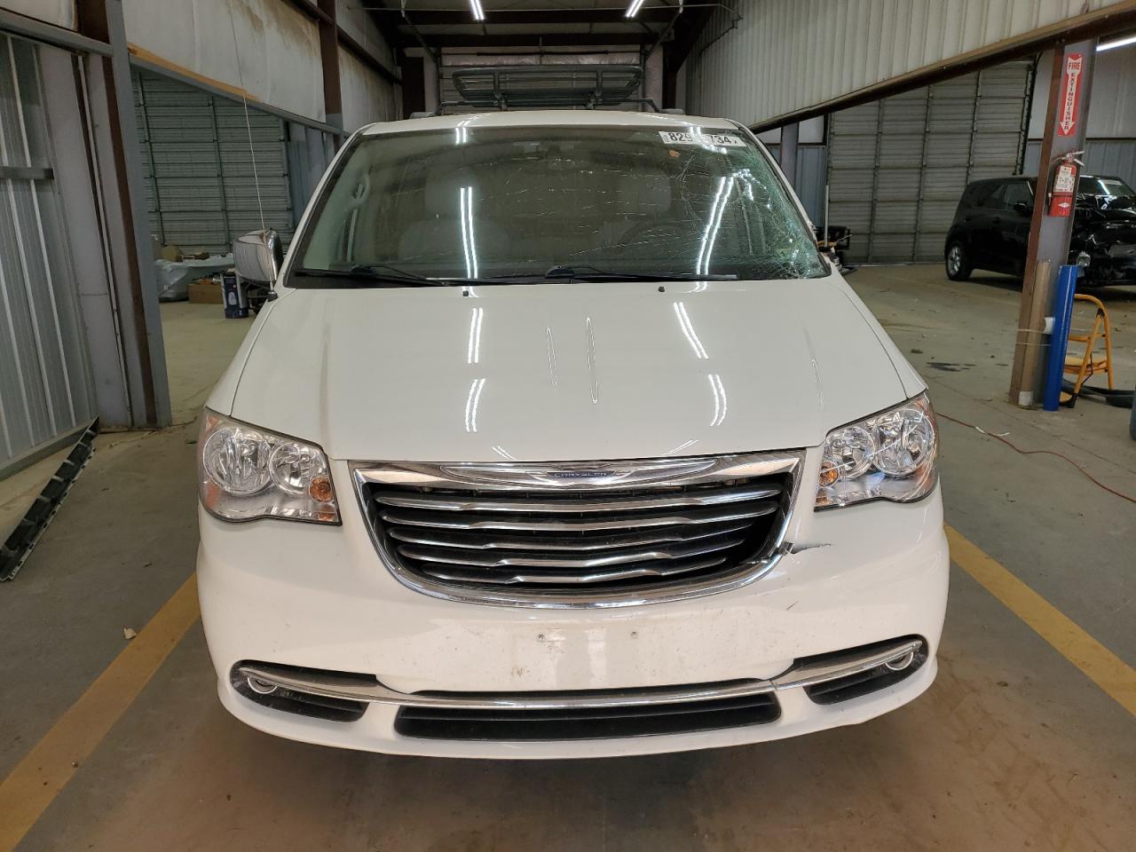 2013 Chrysler Town & Country VIN 2C4RC1CG1DR565852 Copart auction photo, side damage thumbnail 5