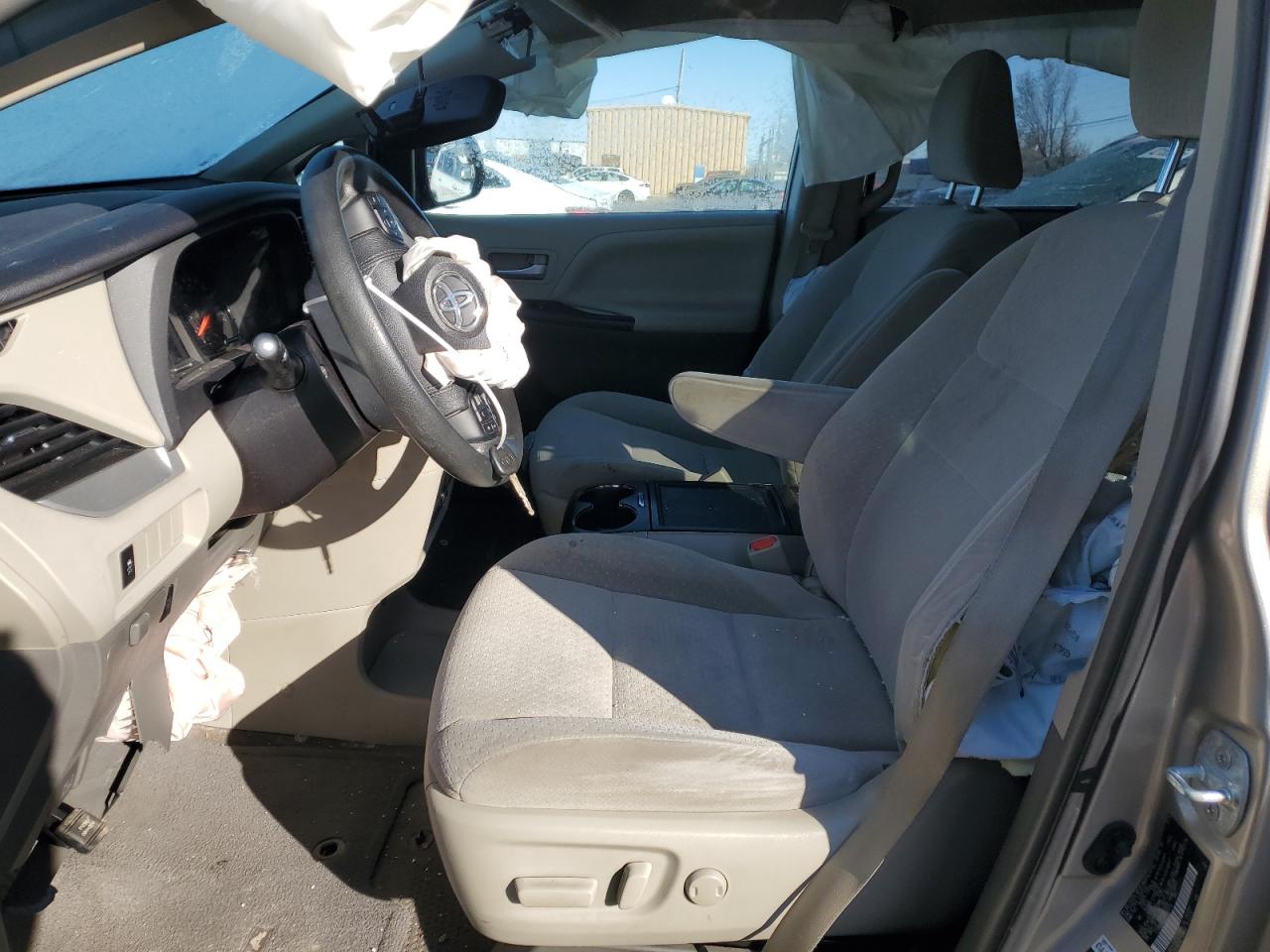 2015 Toyota Sienna VIN 5TDKK3DC3FS551716 Copart auction photo, front end damage thumbnail 7