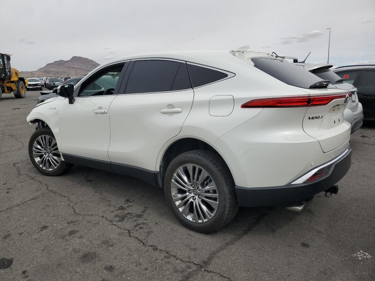2021 Toyota Venza VIN JTEAAAAH2MJ065925 Copart auction photo, front end damage thumbnail 2