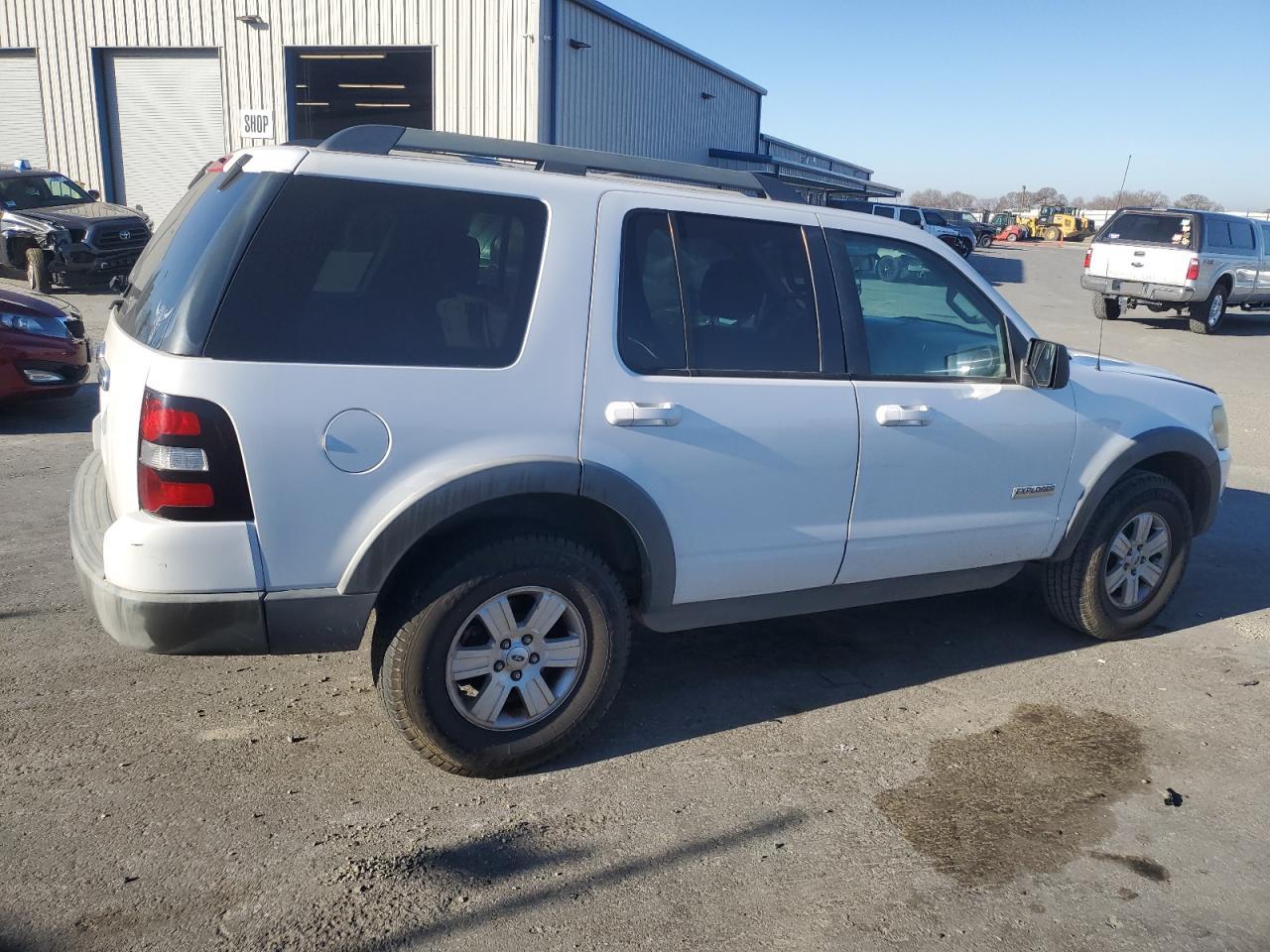 2007 Ford Explorer VIN 1FMEU63E47UA41119 Copart auction photo, front end damage thumbnail 3