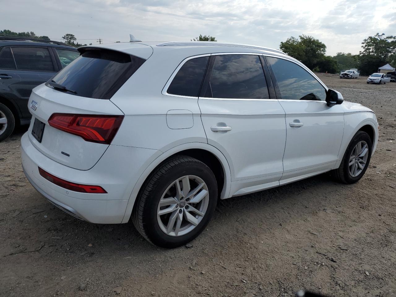 2019 Audi Q5 VIN WA1ANAFY2K2028120 Copart auction photo, front end / minor dent/scratches damage thumbnail 3
