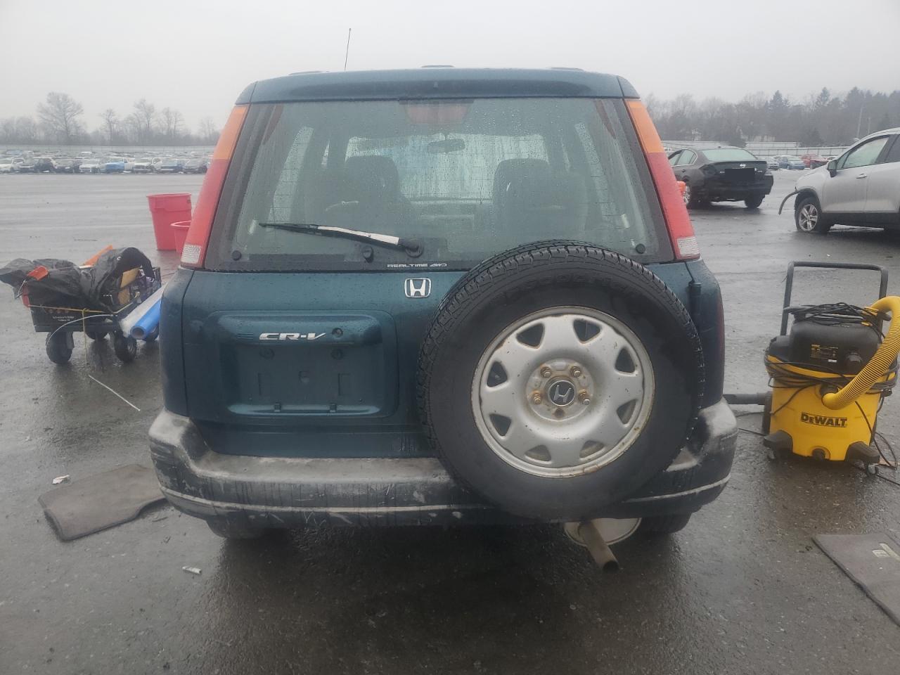 1997 Honda CR-V VIN JHLRD1844VC010211 Copart auction photo, front end damage thumbnail 6