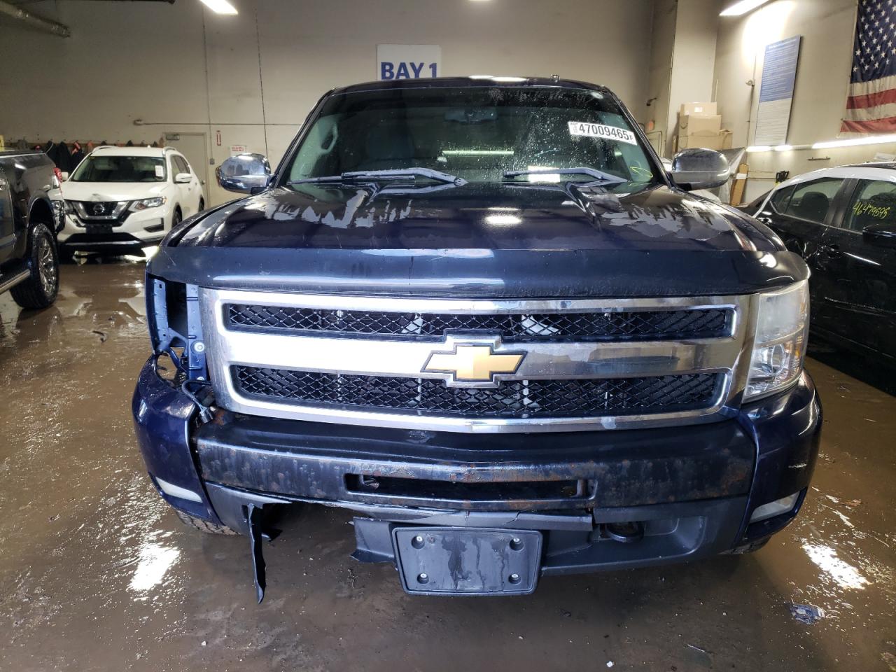 2009 Chevrolet Silverado VIN 2GCEK290291114954 Copart auction photo, front end / side damage thumbnail 5