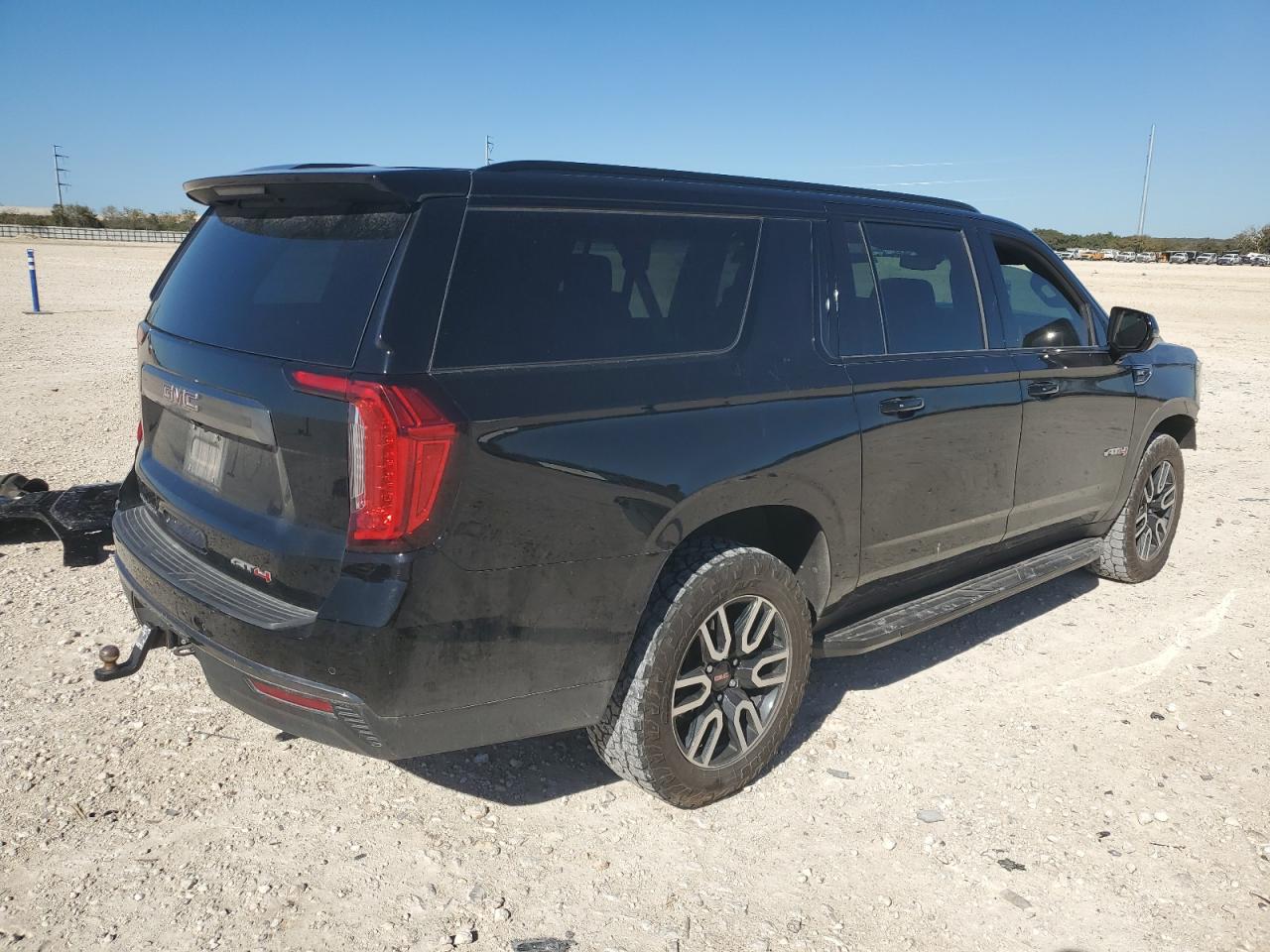 2022 GMC Yukon VIN 1GKS2HKD8NR161804 Copart auction photo, front end / side damage thumbnail 3