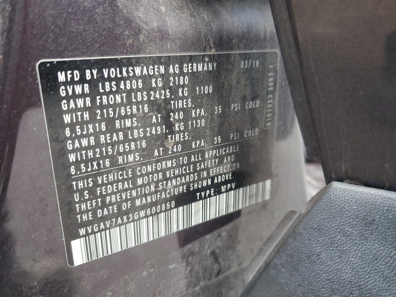 2016 Volkswagen Tiguan VIN WVGAV7AX3GW600850 Copart auction photo, front end damage thumbnail 12