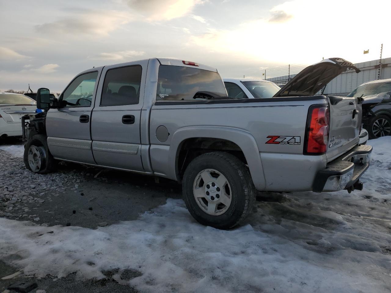2006 Chevrolet Silverado VIN 2GCEK13T561133331 Copart auction photo, front end / rear end damage thumbnail 2