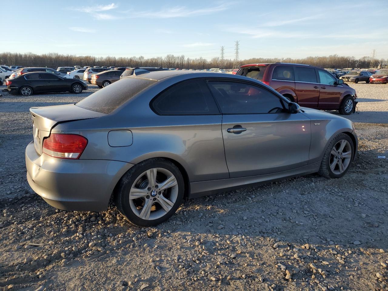 2009 BMW 1er VIN WBAUP73589VK74895 Copart auction photo, rear end damage thumbnail 3