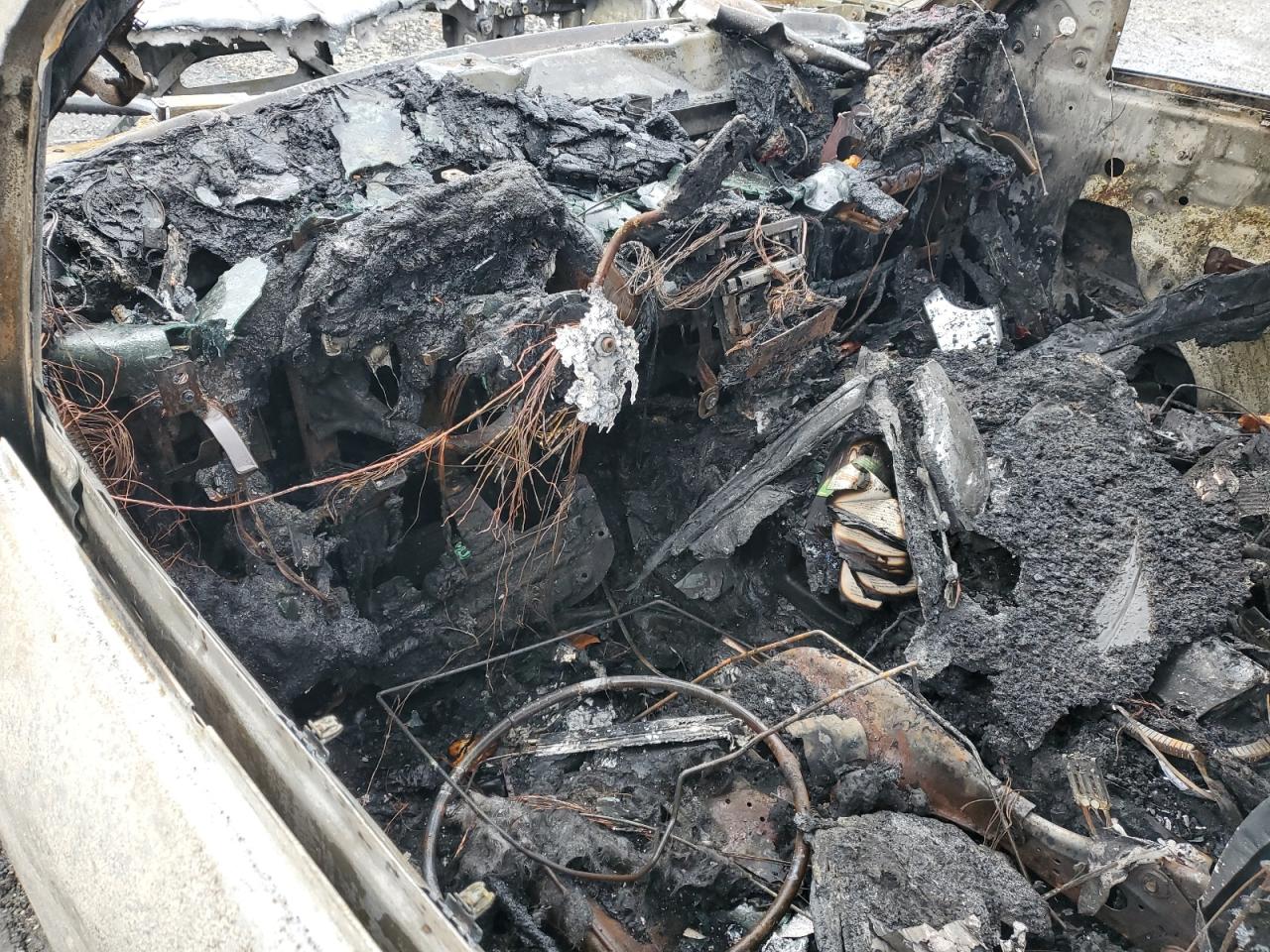 2018 Chevrolet Silverado VIN 3GCUKREC8JG602306 Copart auction photo, burn / all over damage thumbnail 8