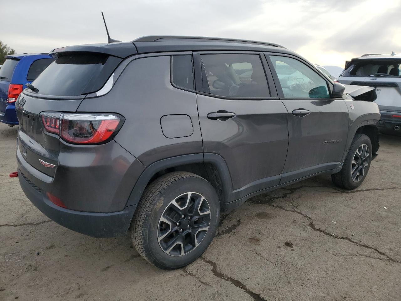 2021 Jeep Compass VIN 3C4NJDDB1MT523820 Copart auction photo, front end damage thumbnail 3