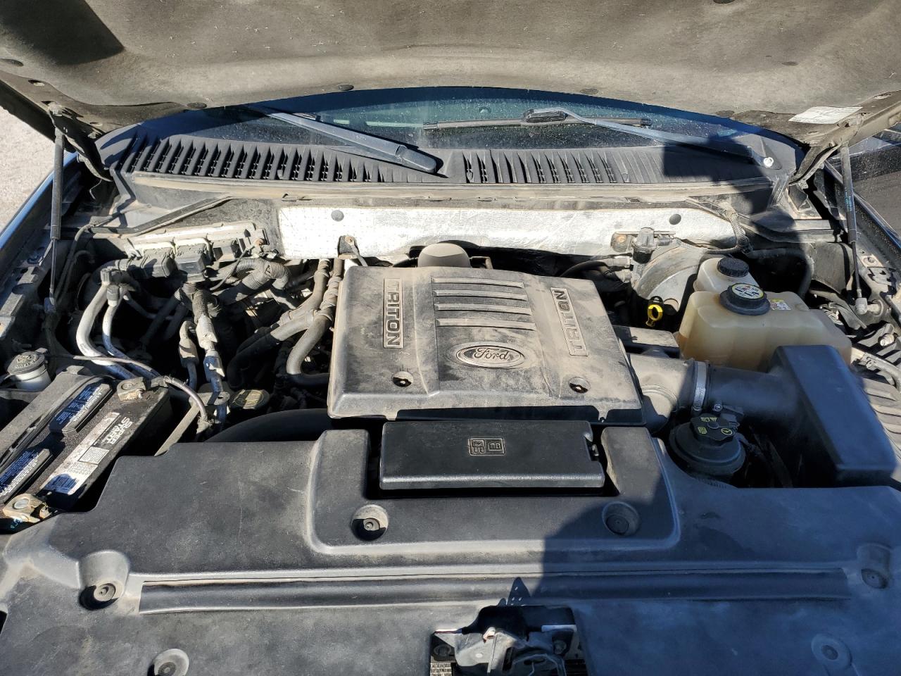 2007 Ford Expedition VIN 1FMFU20507LA21974 Copart auction photo, front end / minor dent/scratches damage thumbnail 12