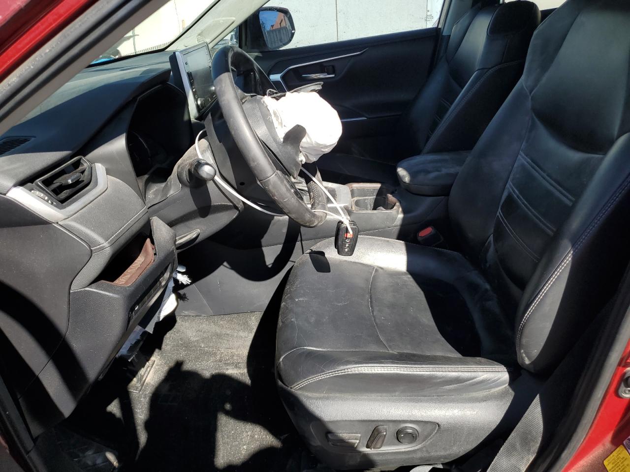 2019 Toyota RAV 4 VIN 2T3Y1RFV0KW030282 Copart auction photo, front end / minor dent/scratches damage thumbnail 7