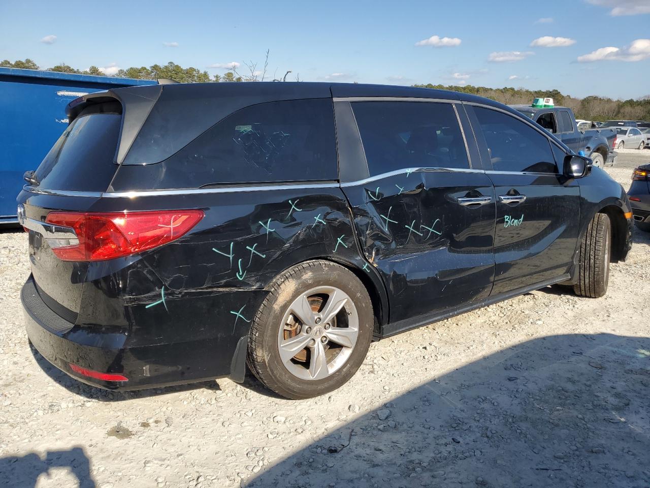 2018 Honda Odyssey VIN 5FNRL6H73JB077919 Copart auction photo, all over damage thumbnail 3