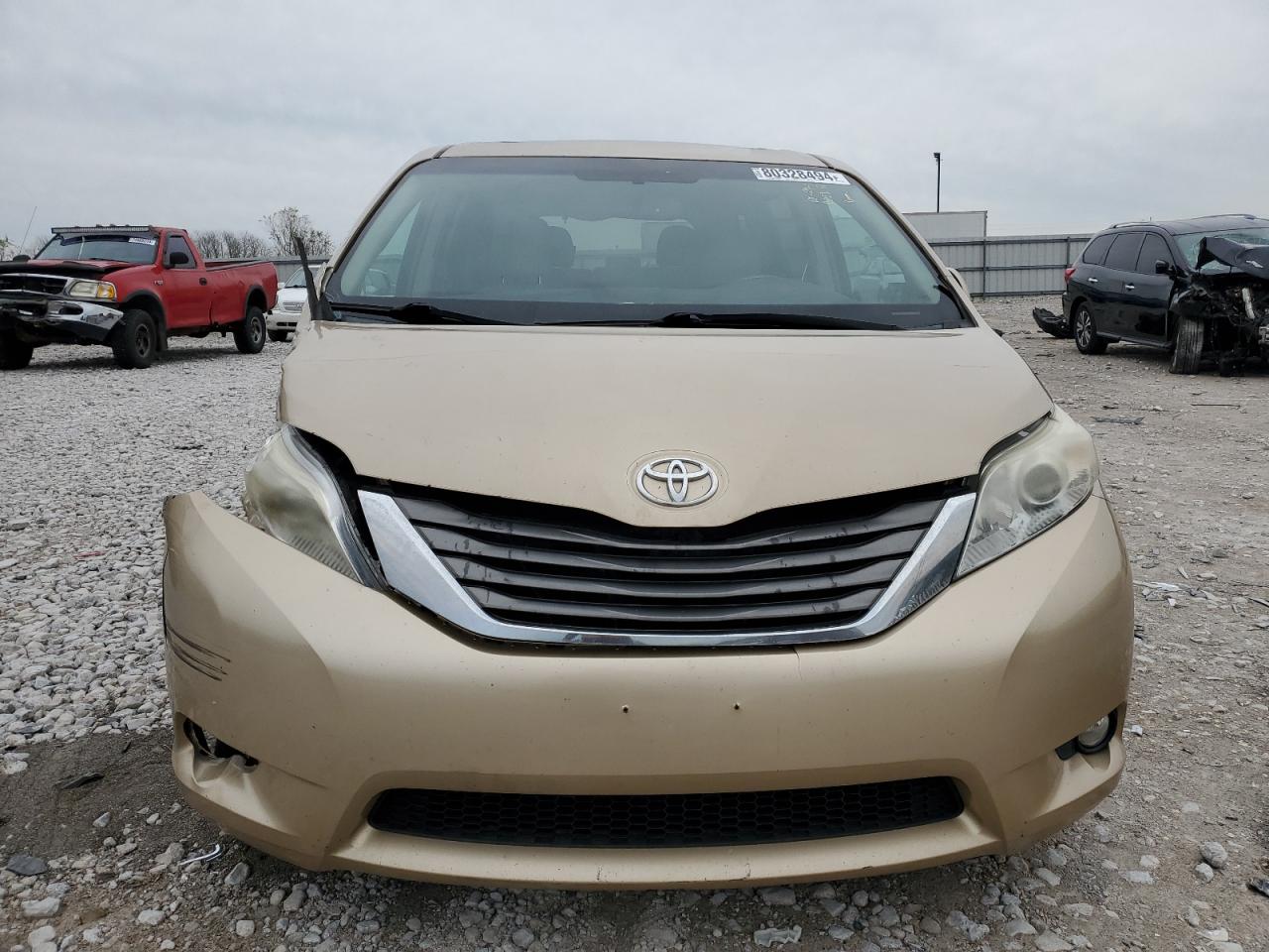 2011 Toyota Sienna VIN 5TDDK3DC7BS027813 Copart auction photo, front end / side damage thumbnail 5
