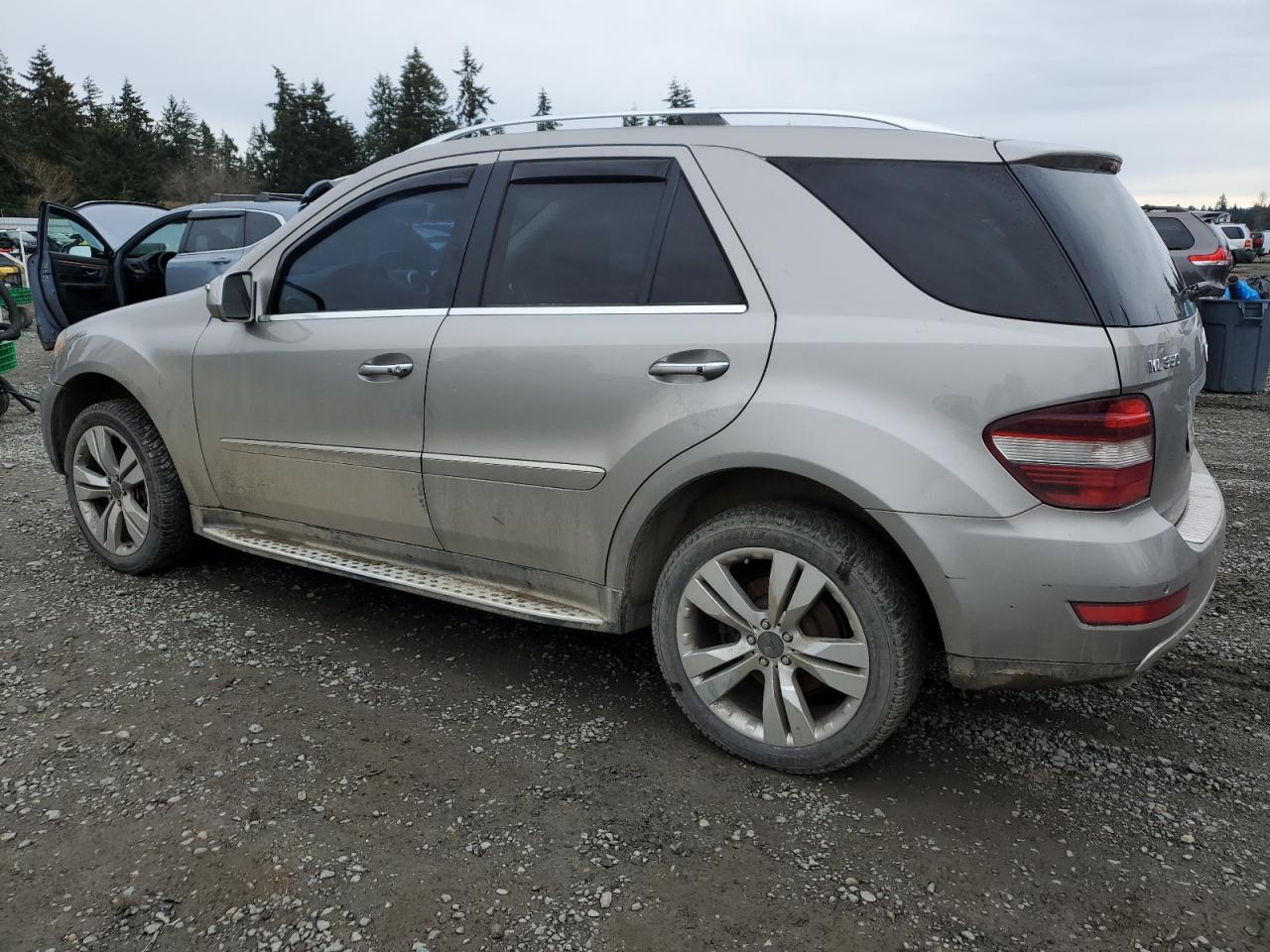 2009 Mercedes-Benz M-klasse VIN 4JGBB86E49A518829 Copart auction photo, minor dent/scratches damage thumbnail 2