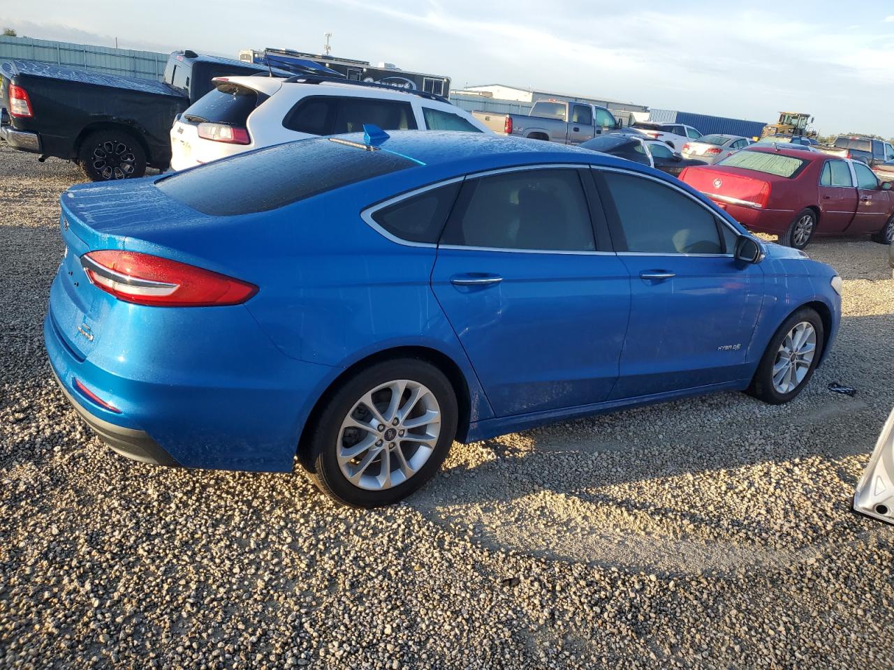 2019 Ford Fusion VIN 3FA6P0MU9KR239879 Copart auction photo, water/flood / minor dent/scratches damage thumbnail 3