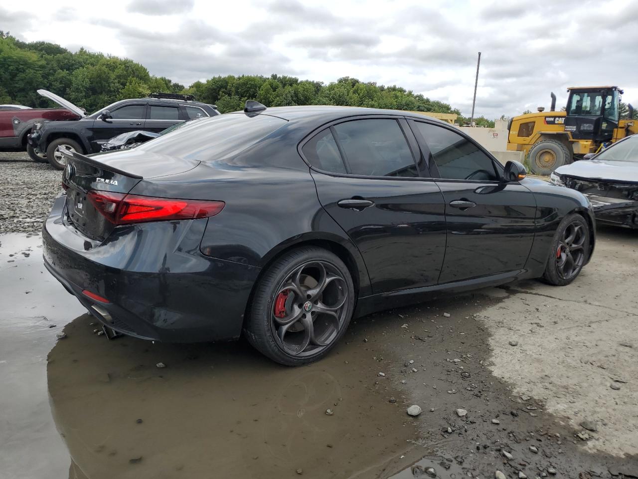 2018 Alfa Romeo Giulia VIN ZARFAECN1J7565044 Copart auction photo, rear end / minor dent/scratches damage thumbnail 3