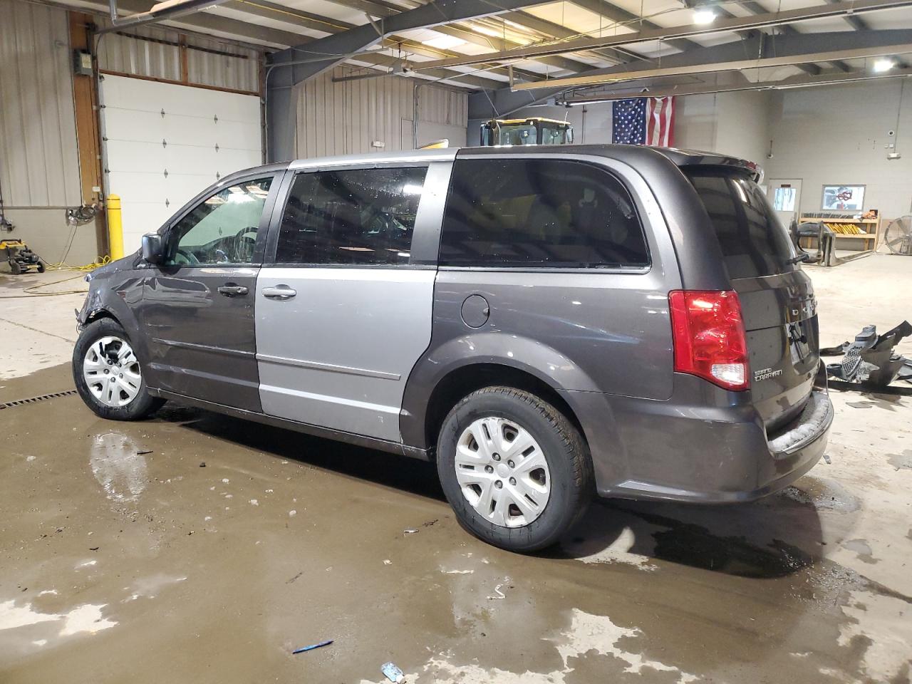 2015 Dodge Caravan VIN 2C4RDGBG2FR625769 Copart auction photo, front end damage thumbnail 2