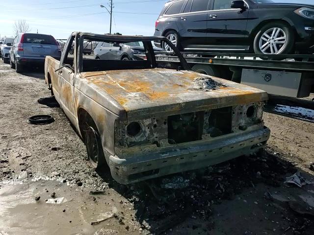 1988 Chevrolet S-10 Pickup VIN 1GCCS14R1J2183260 Copart auction photo, burn / burn - interior damage thumbnail 10