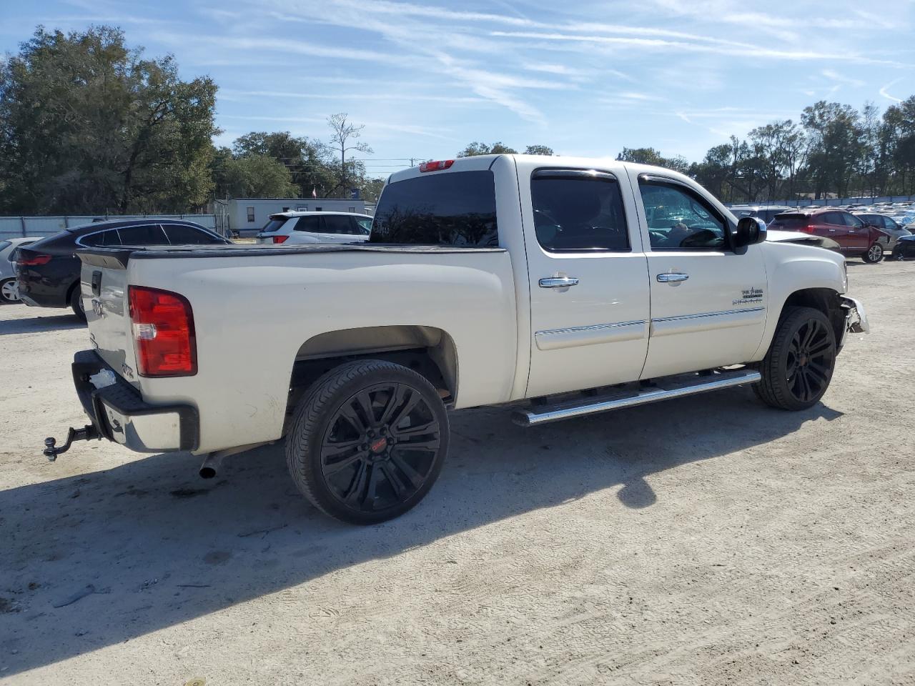 2011 GMC Sierra VIN 3GTP1VE01BG231599 Copart auction photo, front end / minor dent/scratches damage thumbnail 3