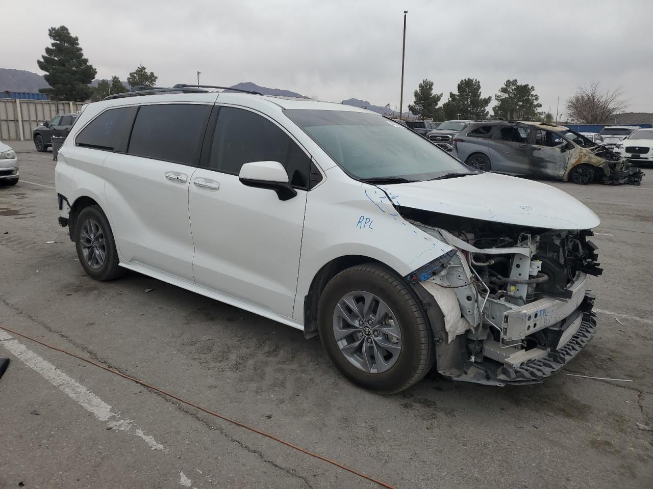2022 Toyota Sienna VIN 5TDYRKEC8NS080000 Copart auction photo, front end / rear end damage thumbnail 4
